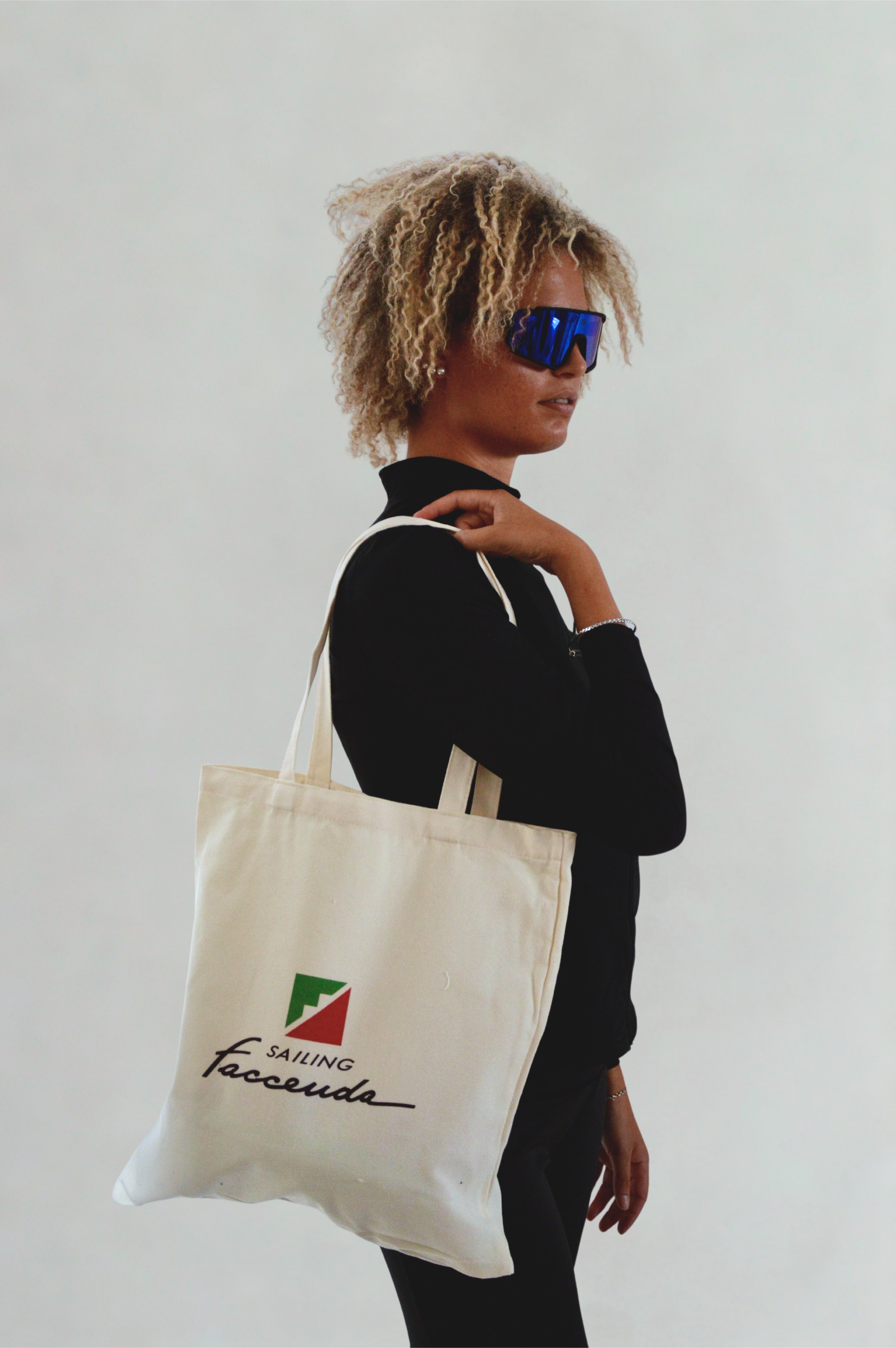 Shopper in tela logata